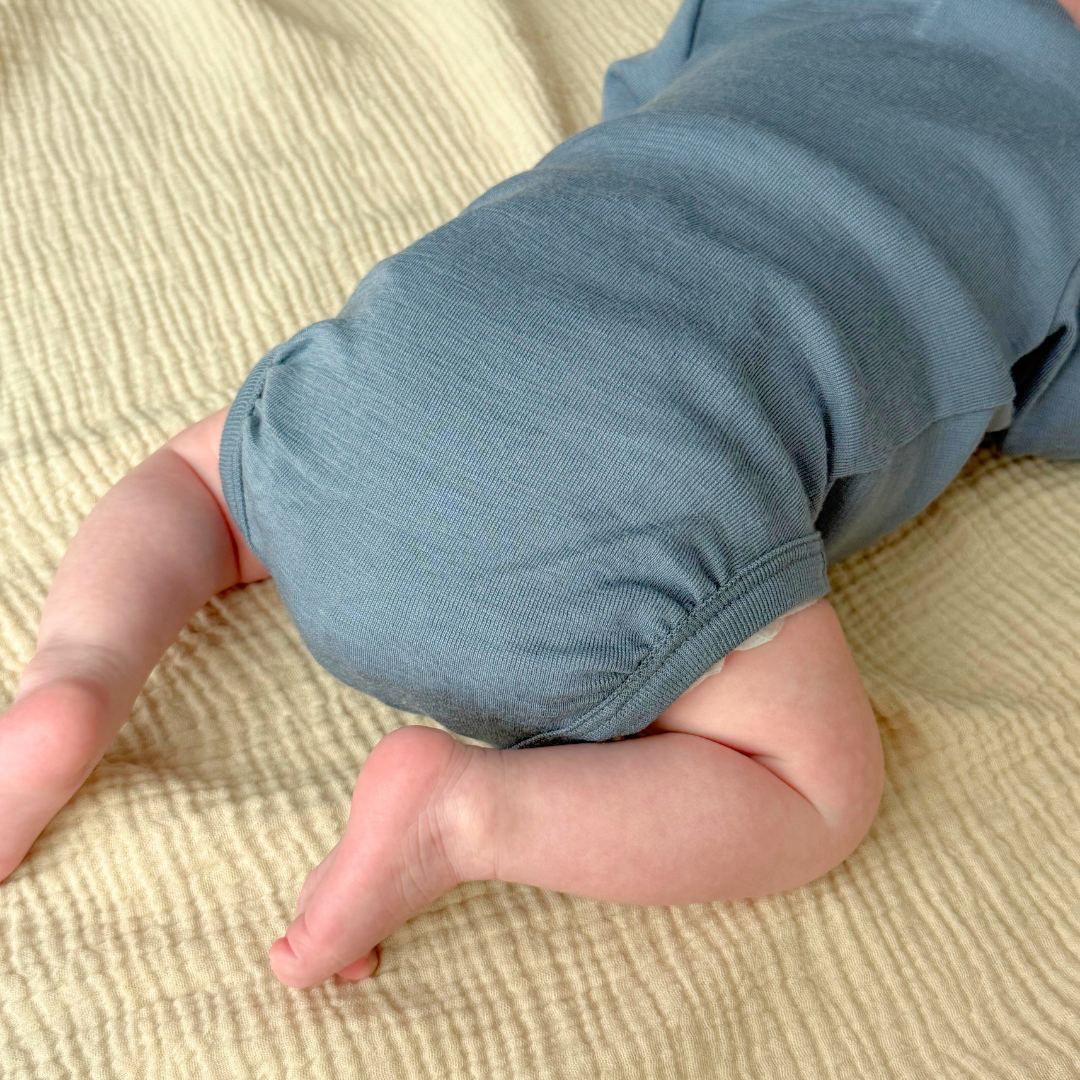 Set of long-sleeve and short-sleeve bodysuits in 100% certified fine merino wool