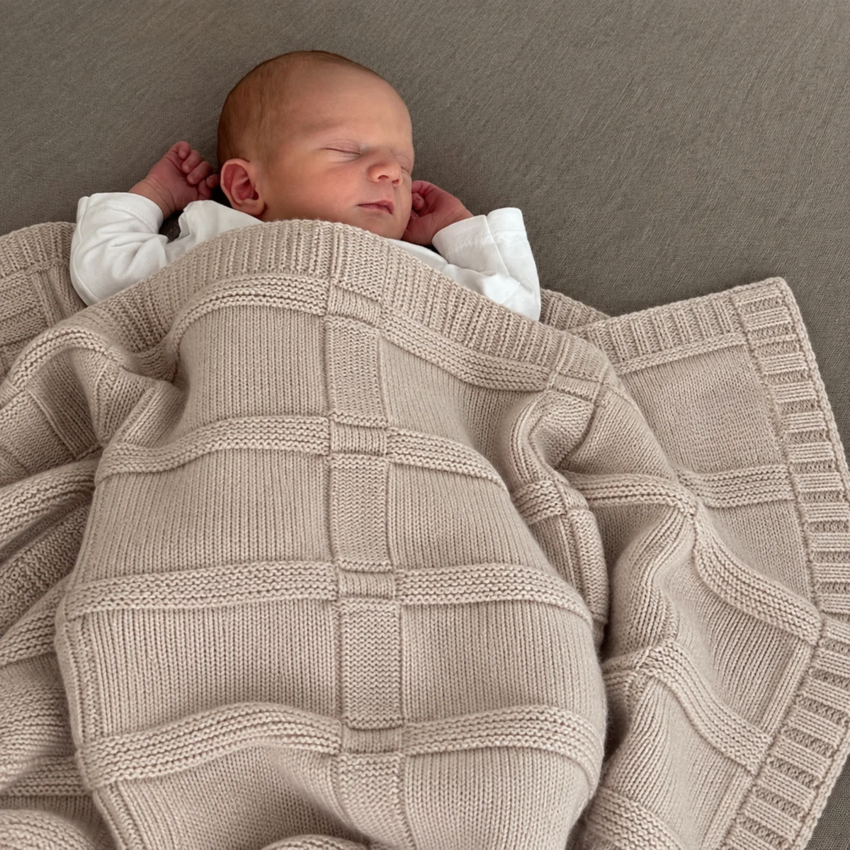 Păturică luxoasă din 100% lână merino certificată - 100x80 cm.